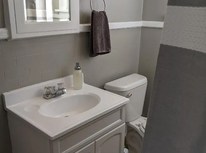 The Lewis House-upper Level-a Peaceful Spot! Apartment Laramie