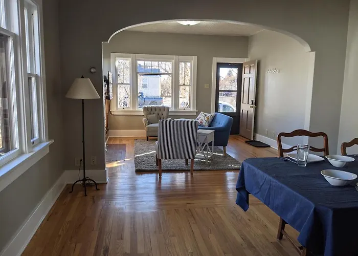 The Lewis House-upper Level-a Peaceful Spot! * Laramie